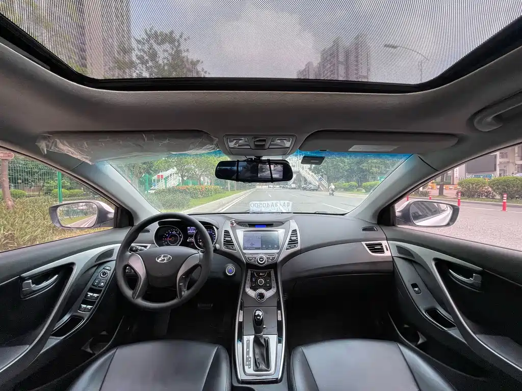 Hyundai Elantra Langdong — миниатюра 9