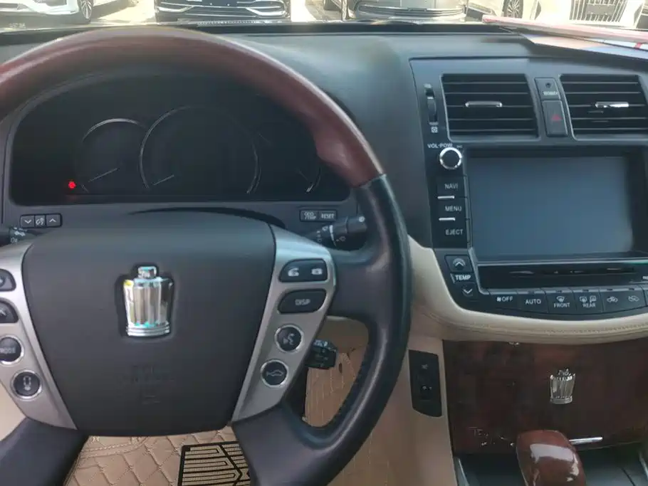 Toyota Crown — миниатюра 12