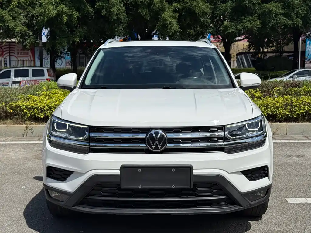Volkswagen Tharu — миниатюра 2