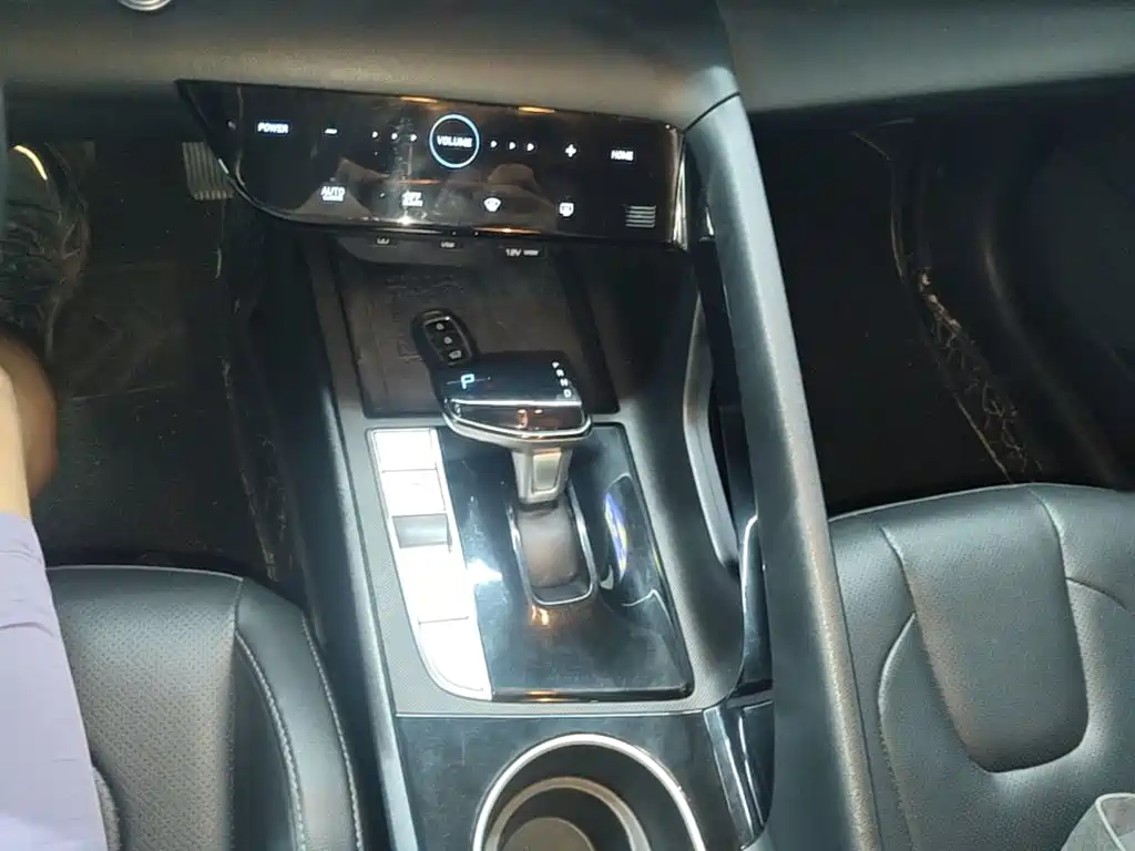 Hyundai Elantra — миниатюра 14