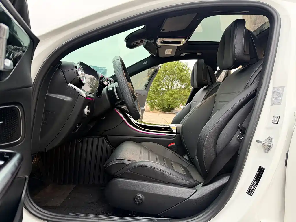 Mercedes-Benz C-Class 2023 — фото 4
