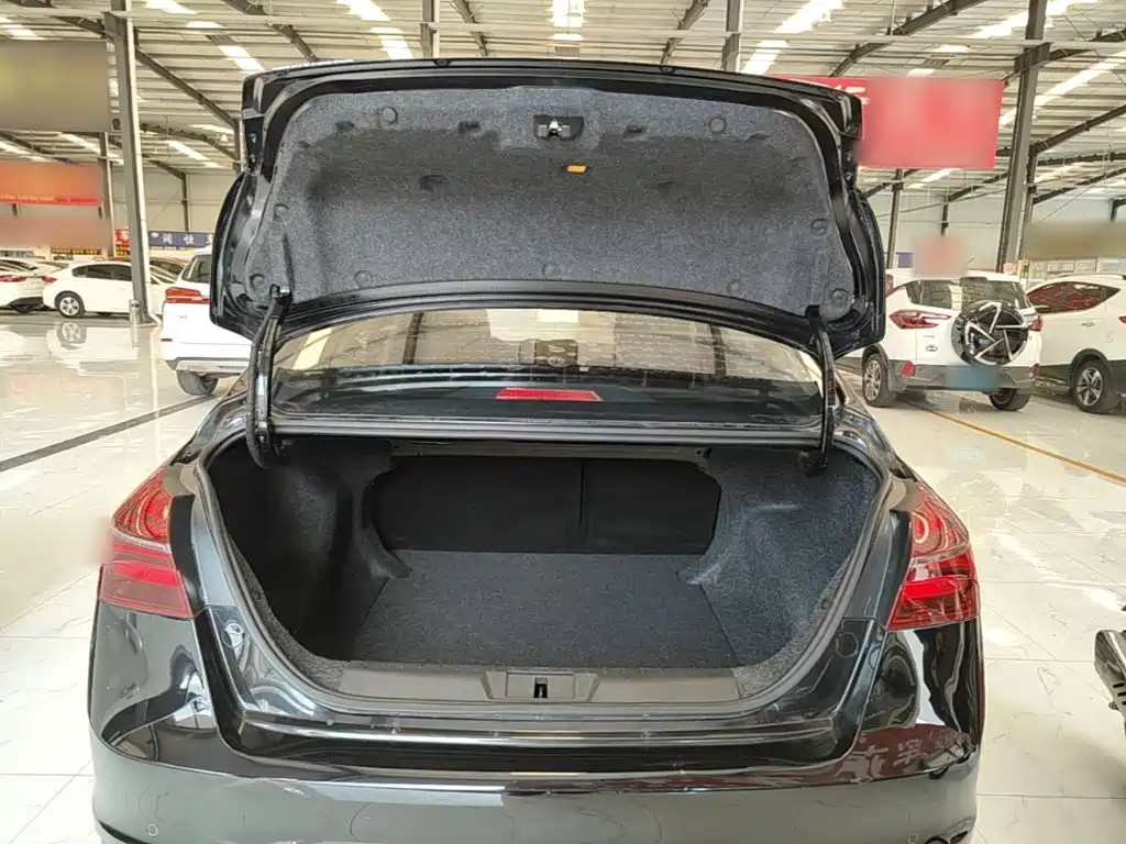 Geely Emgrand — миниатюра 19