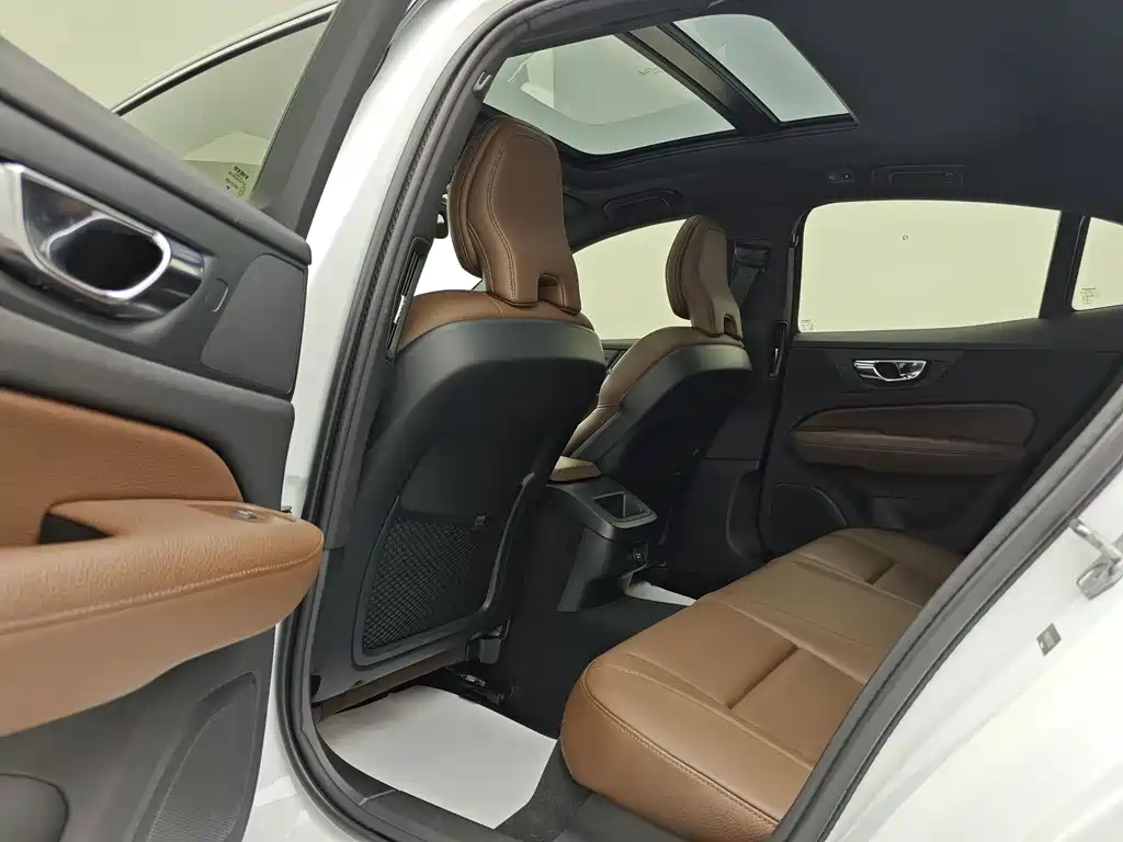 Volvo S60 — миниатюра 17