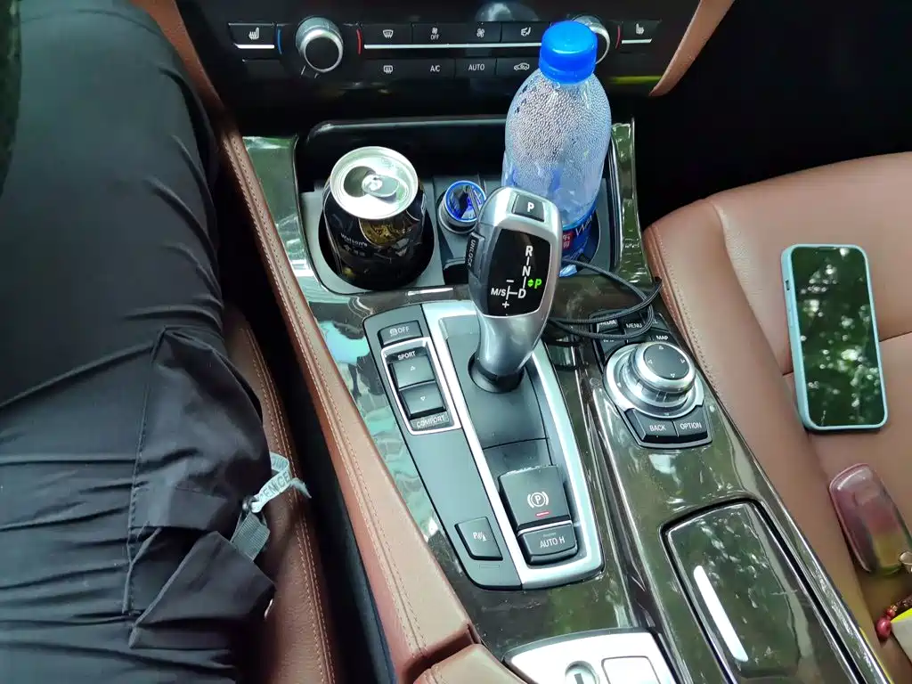 BMW 5 Series — миниатюра 10