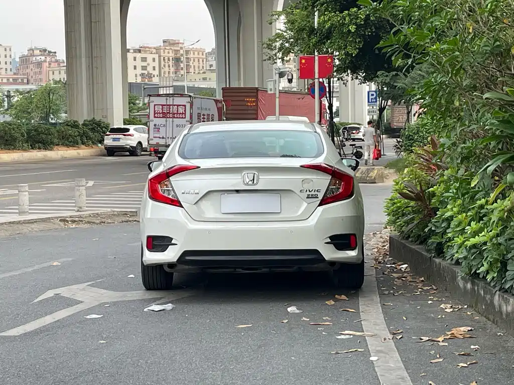 Honda Civic — миниатюра 9