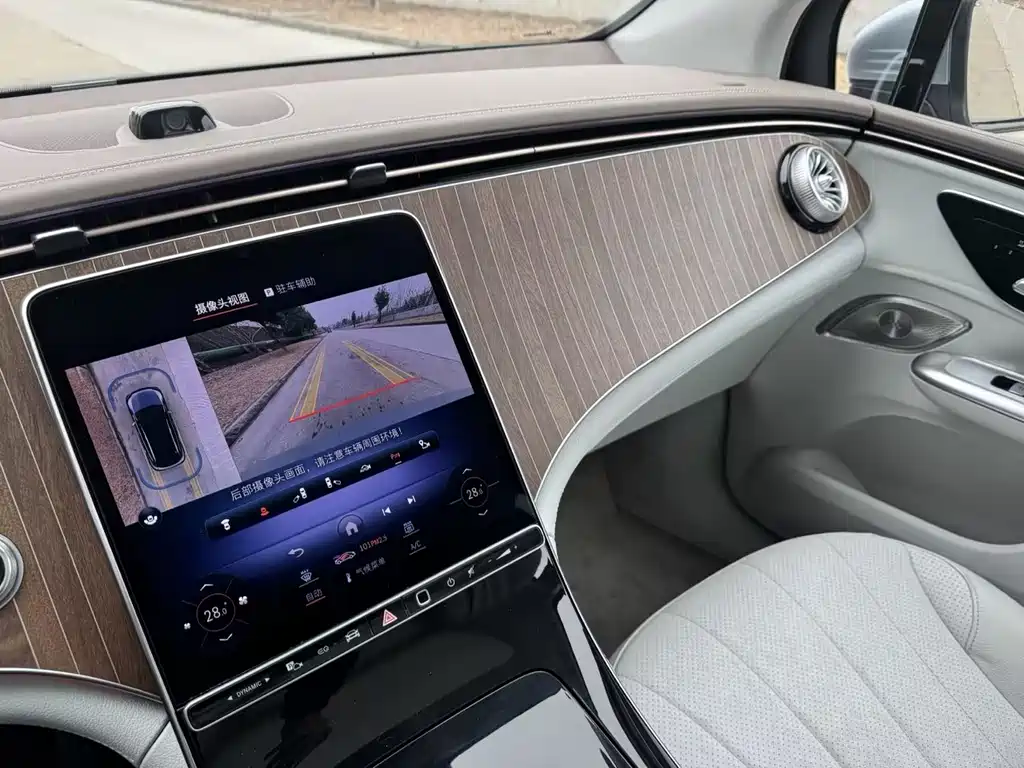 MERCEDES-BENZ EQE SUV