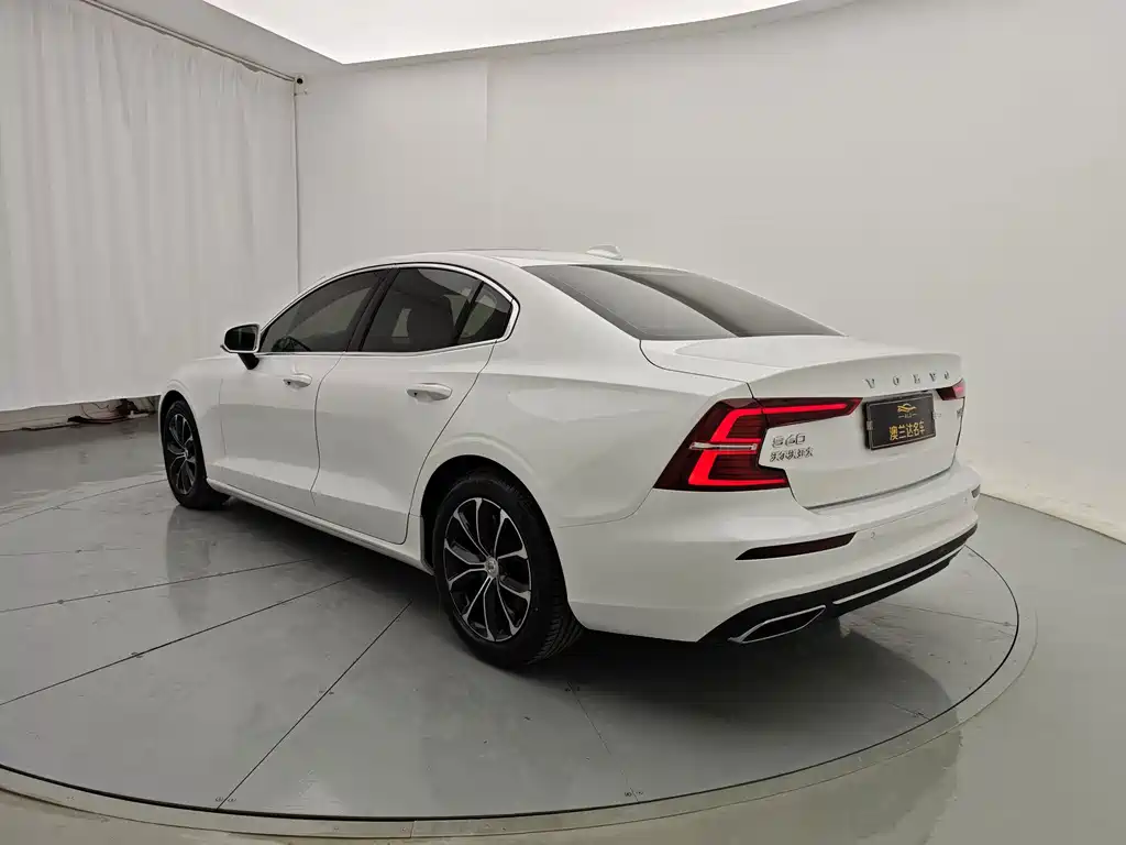 Volvo S60 — миниатюра 9