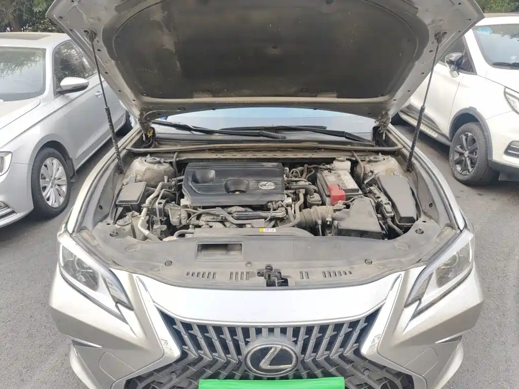 Lexus ES — миниатюра 16