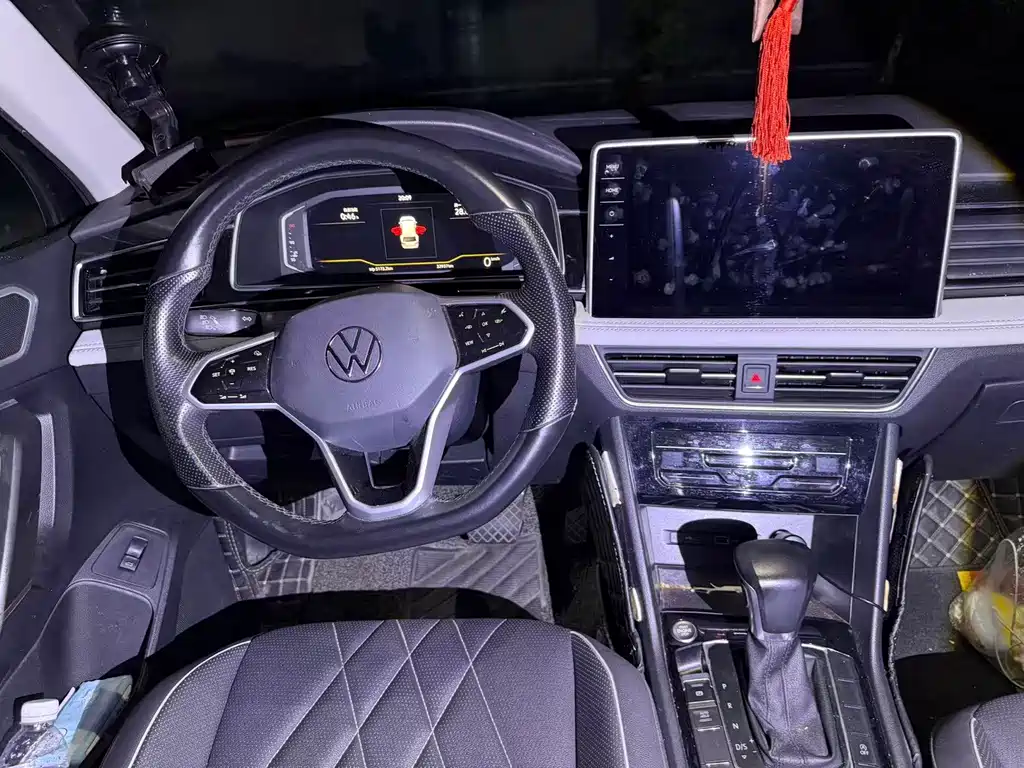 Volkswagen Tiguan L — миниатюра 9