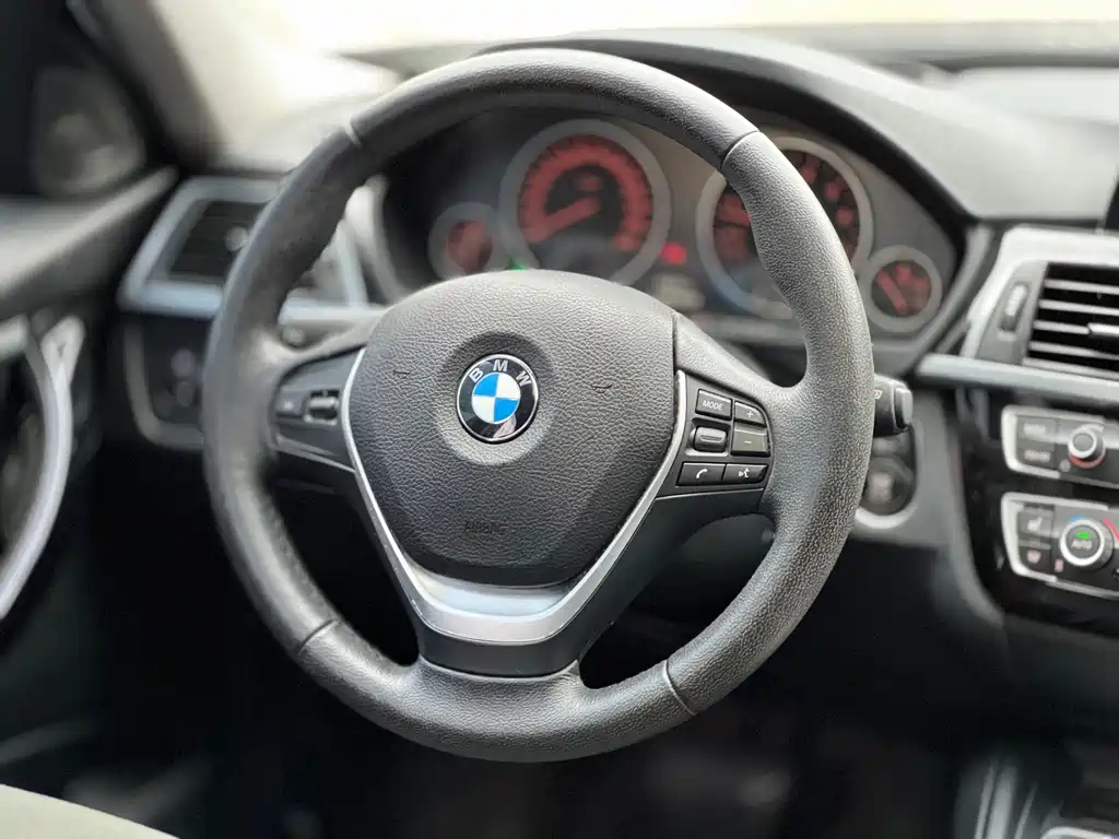 BMW 3 Series — миниатюра 8