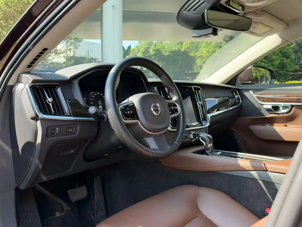 Volvo S90 — миниатюра 9
