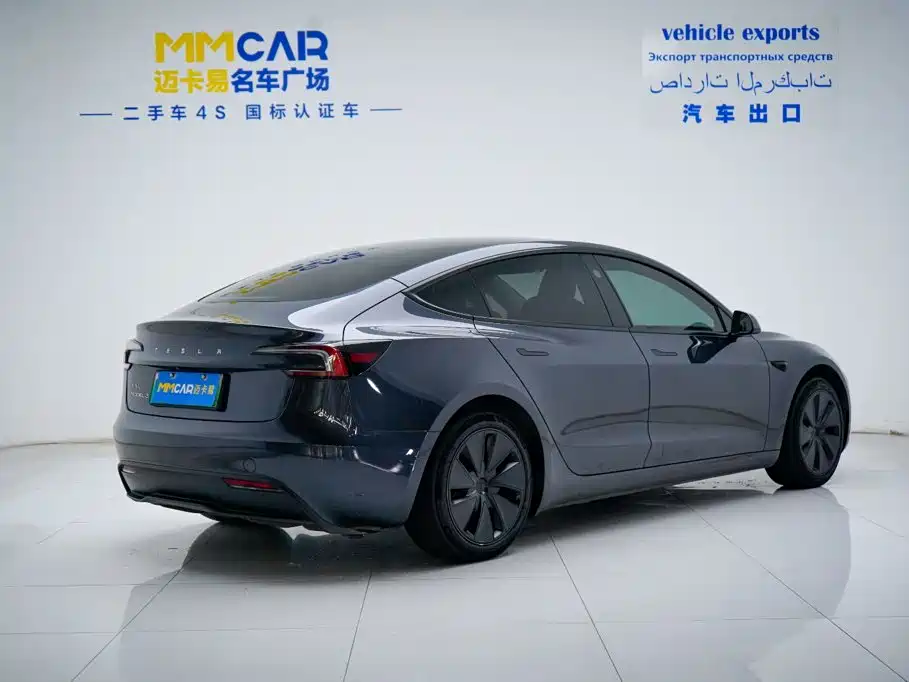 Tesla Model 3 — миниатюра 3