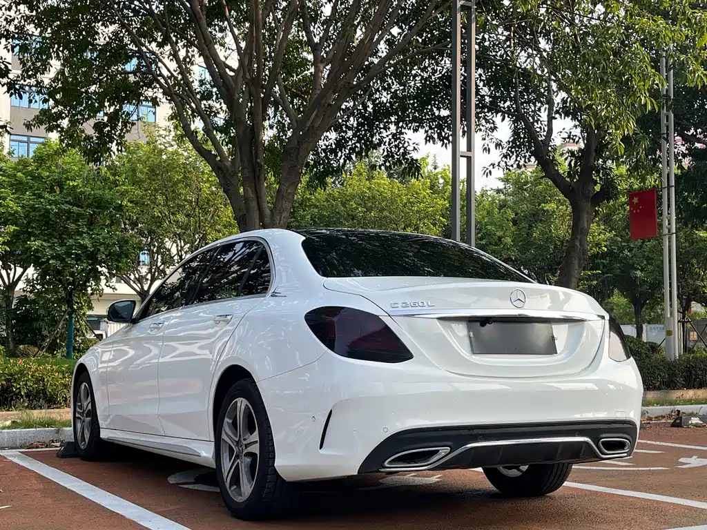 Mercedes-Benz C-Class — миниатюра 7