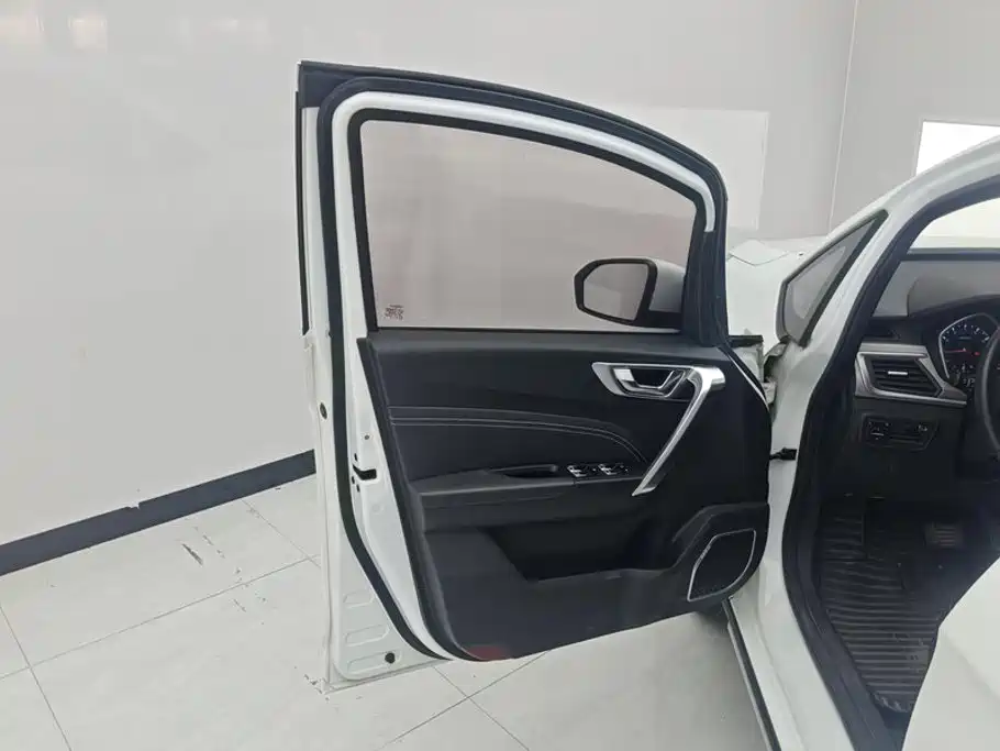 Geely Vision X3 — миниатюра 7