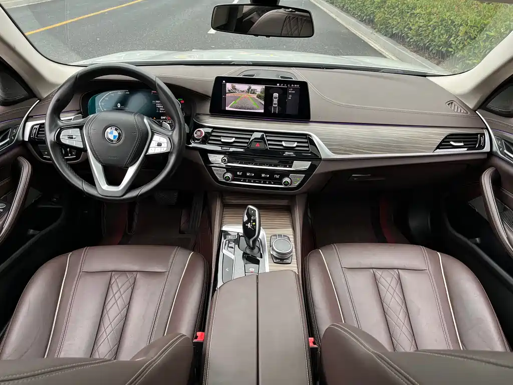 BMW 5 Series — миниатюра 15