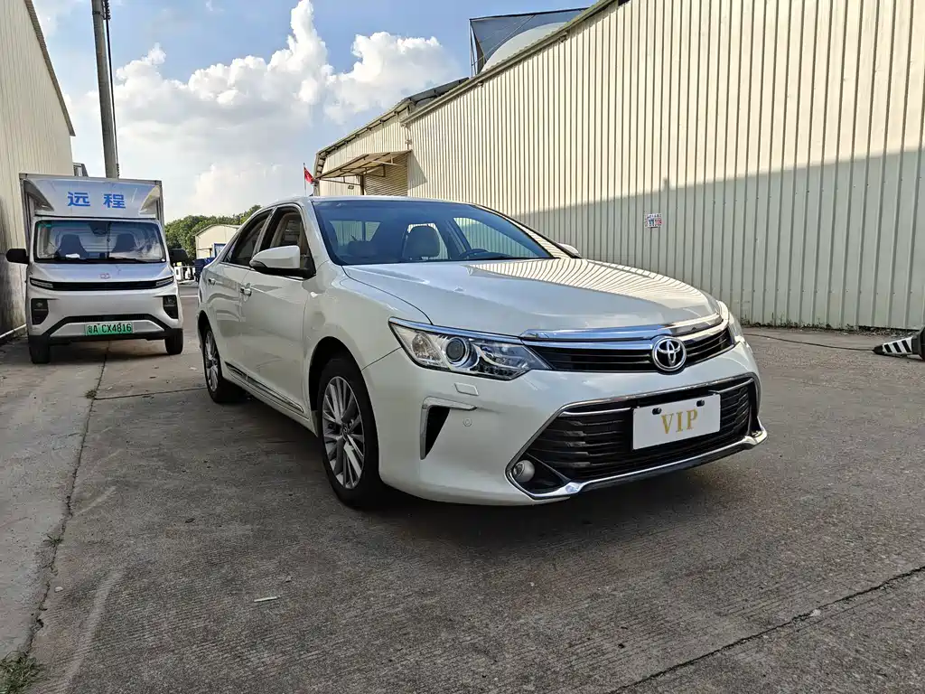 Toyota Camry — миниатюра 3