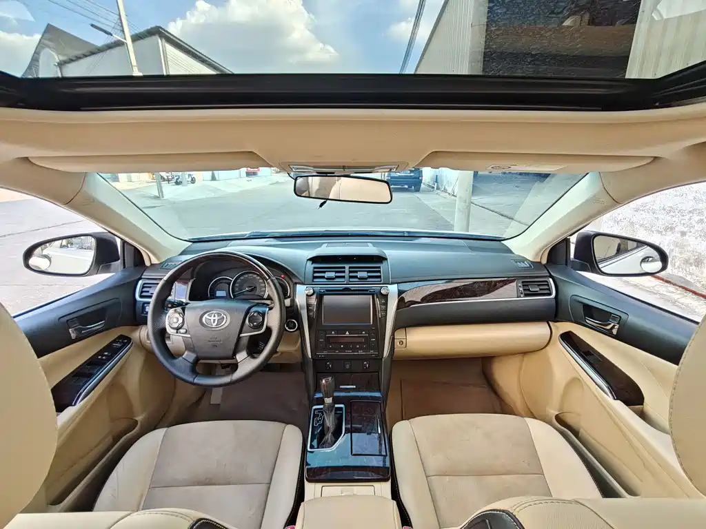 Toyota Camry — миниатюра 17