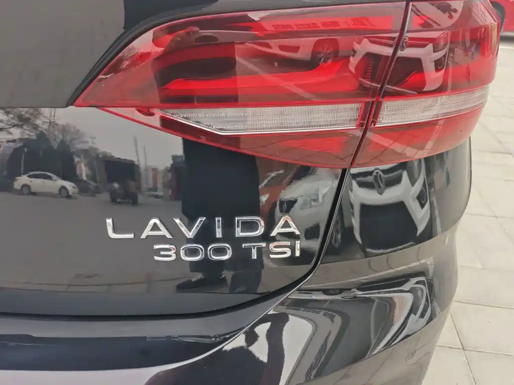 Volkswagen Lavida — миниатюра 4