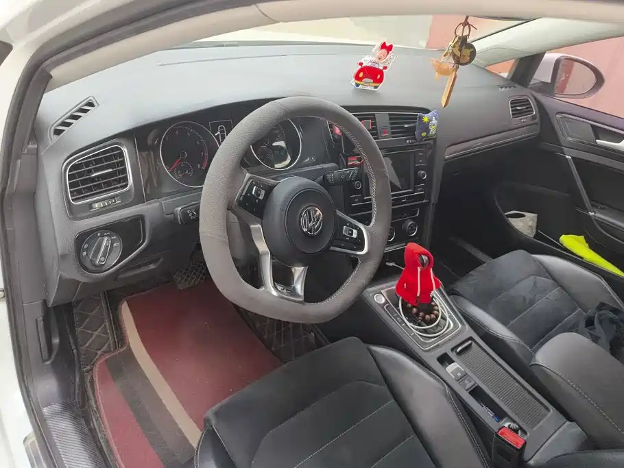 Volkswagen Golf — миниатюра 12