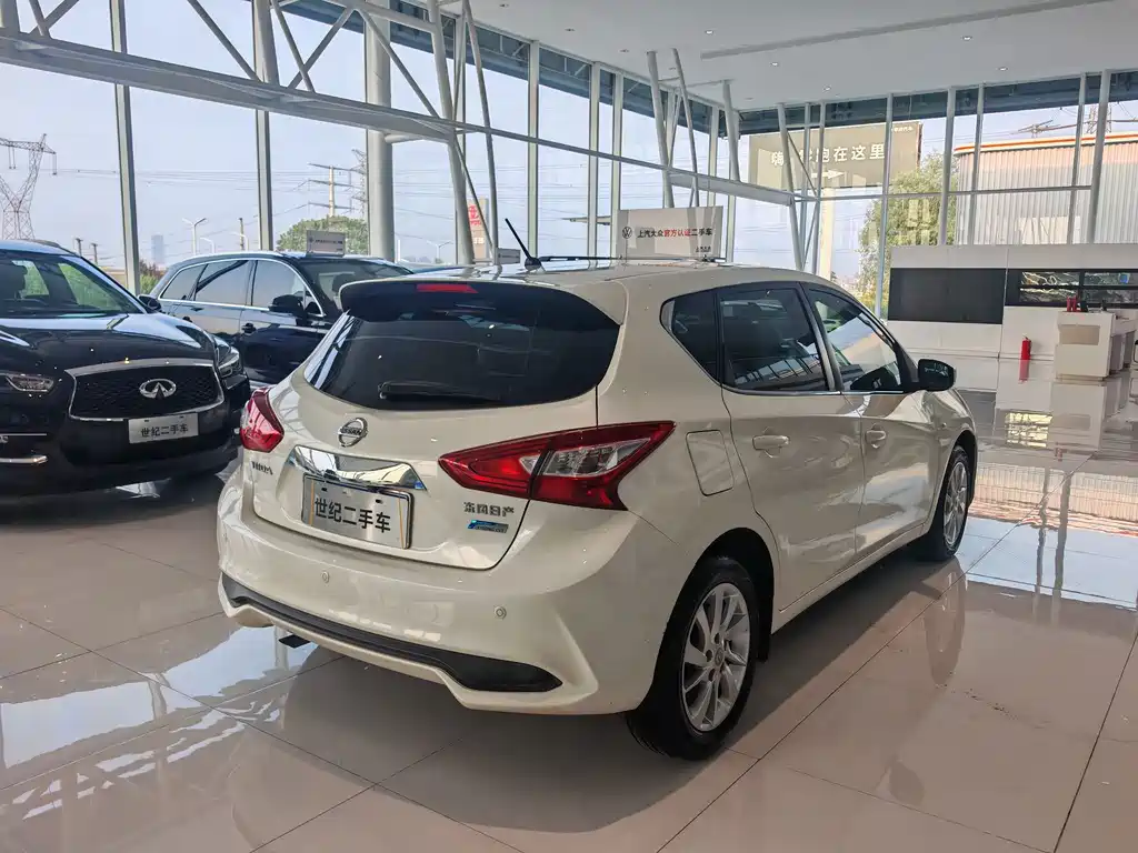 Nissan Tiida — миниатюра 15