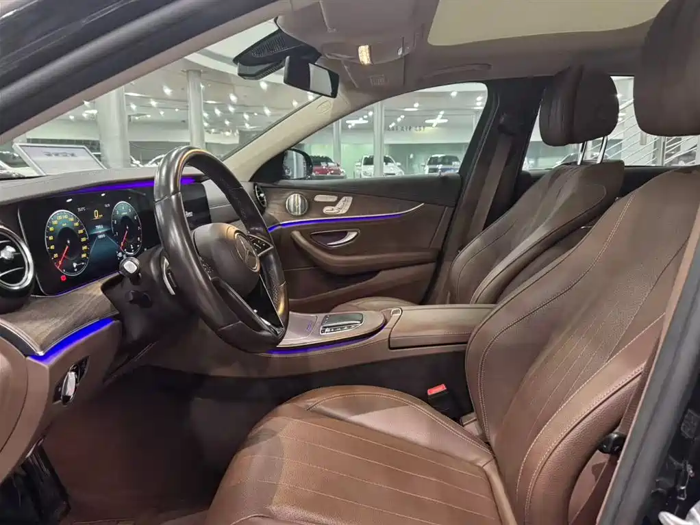 Mercedes-Benz E-Class — миниатюра 10