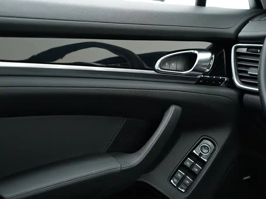 Porsche Panamera — миниатюра 34