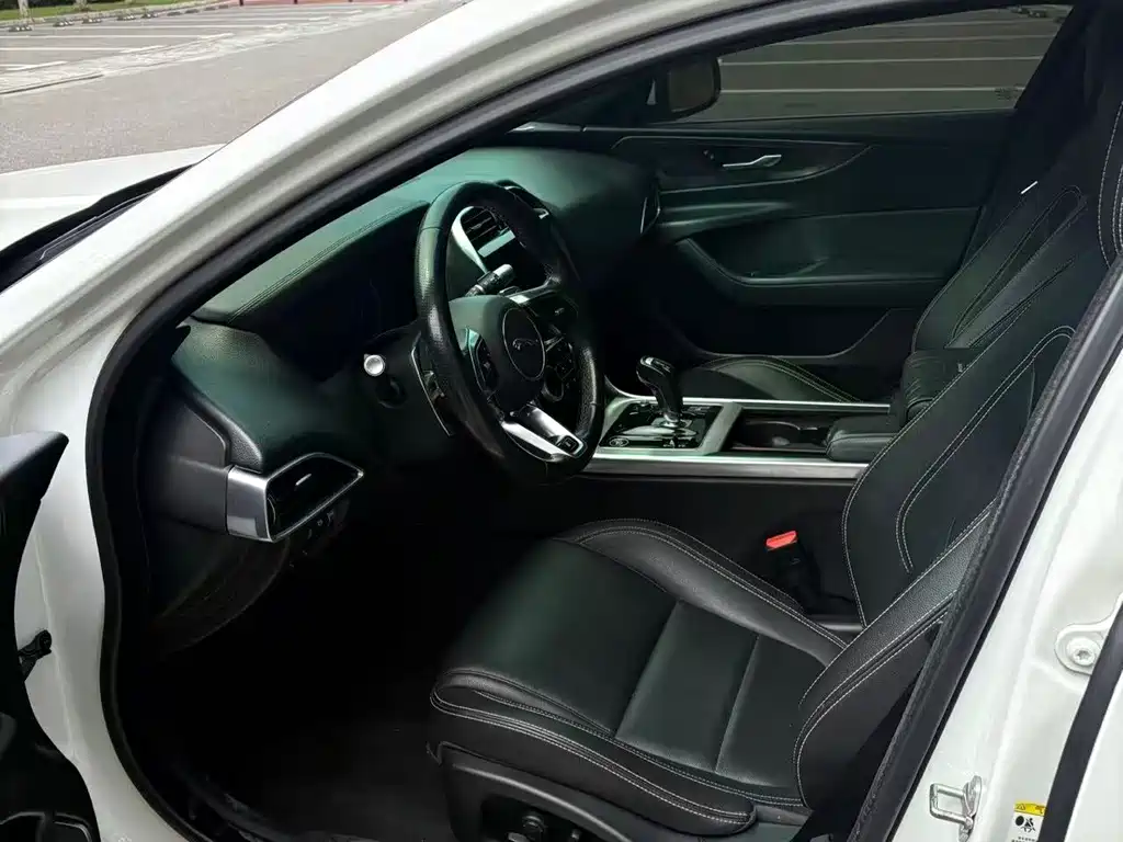 Jaguar XEL — миниатюра 4