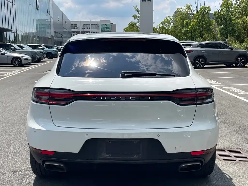 Porsche Macan — миниатюра 18