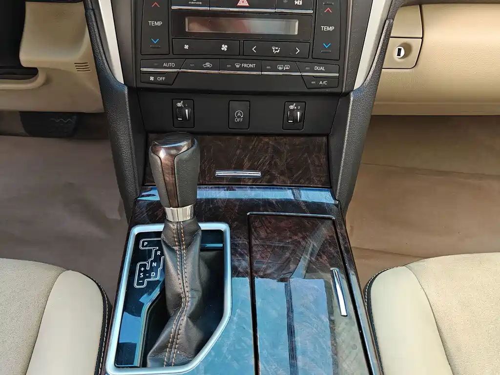 Toyota Camry — миниатюра 21