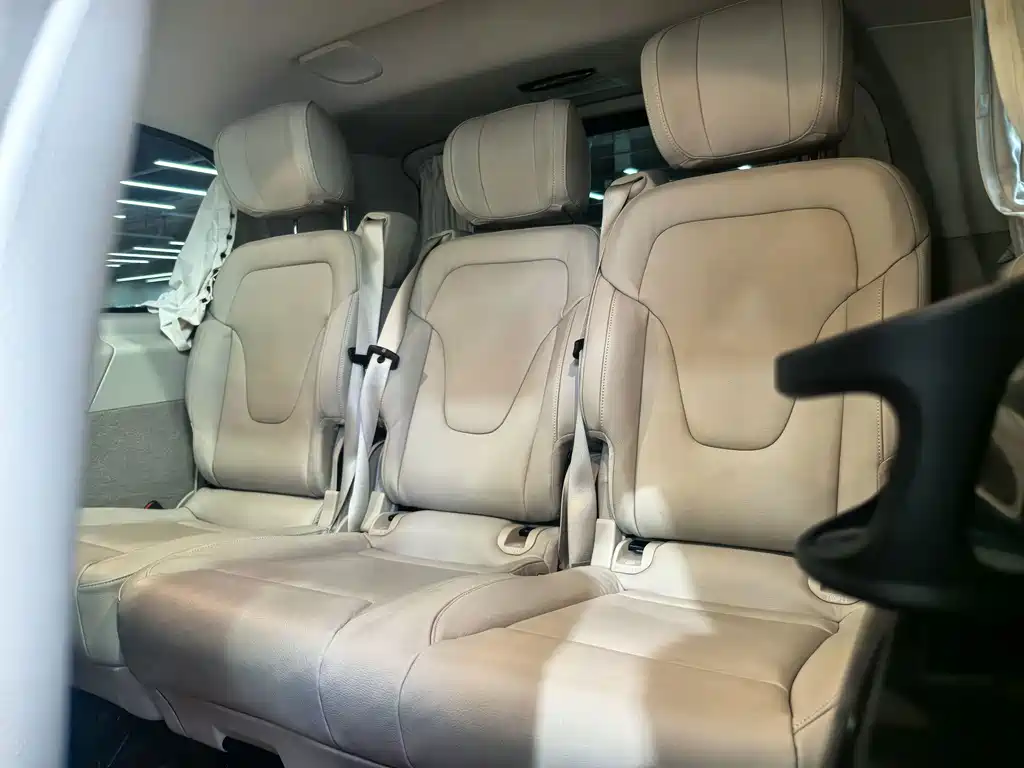 Mercedes-Benz V-Class — миниатюра 17