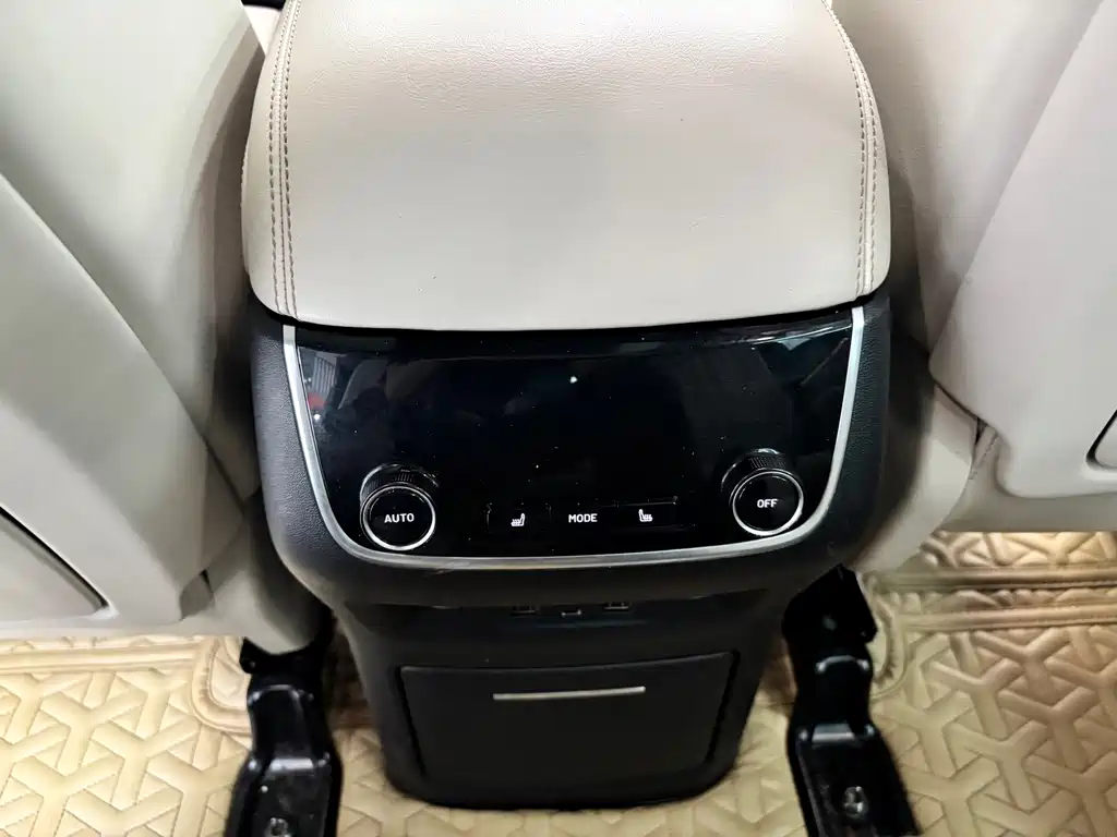 Li Auto Li ONE — миниатюра 9