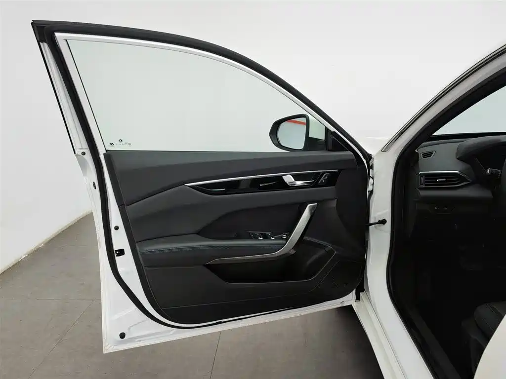 Dongfeng Aeolus Yixuan EV 2020