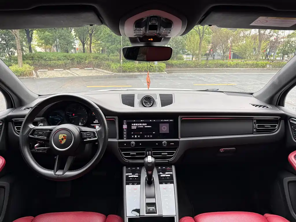 Porsche Macan — миниатюра 12