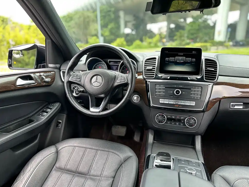 Mercedes-Benz GLS — миниатюра 13