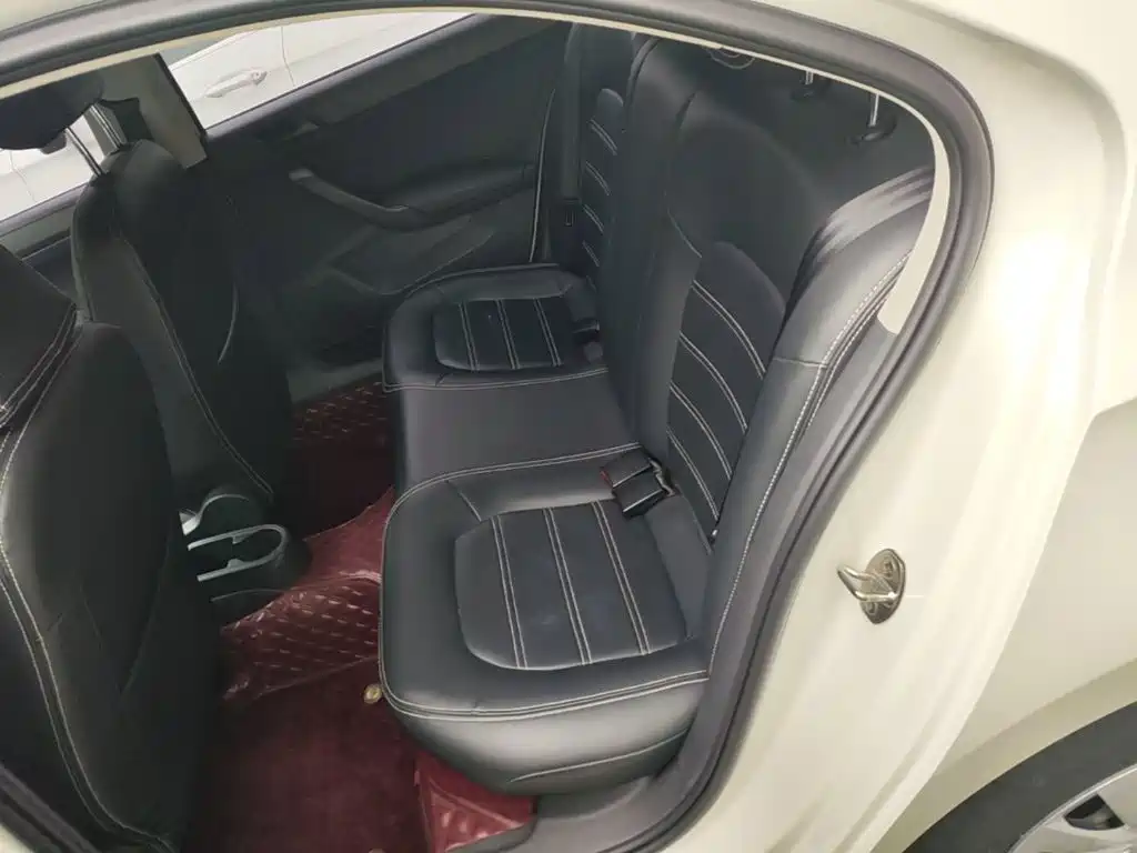 Volkswagen Santana — миниатюра 17