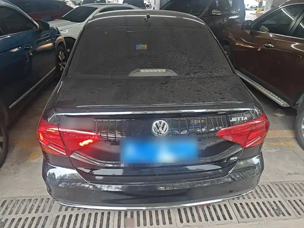 Volkswagen Jetta — миниатюра 6