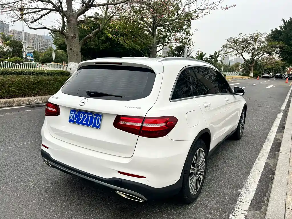 MERCEDES-BENZ GLC