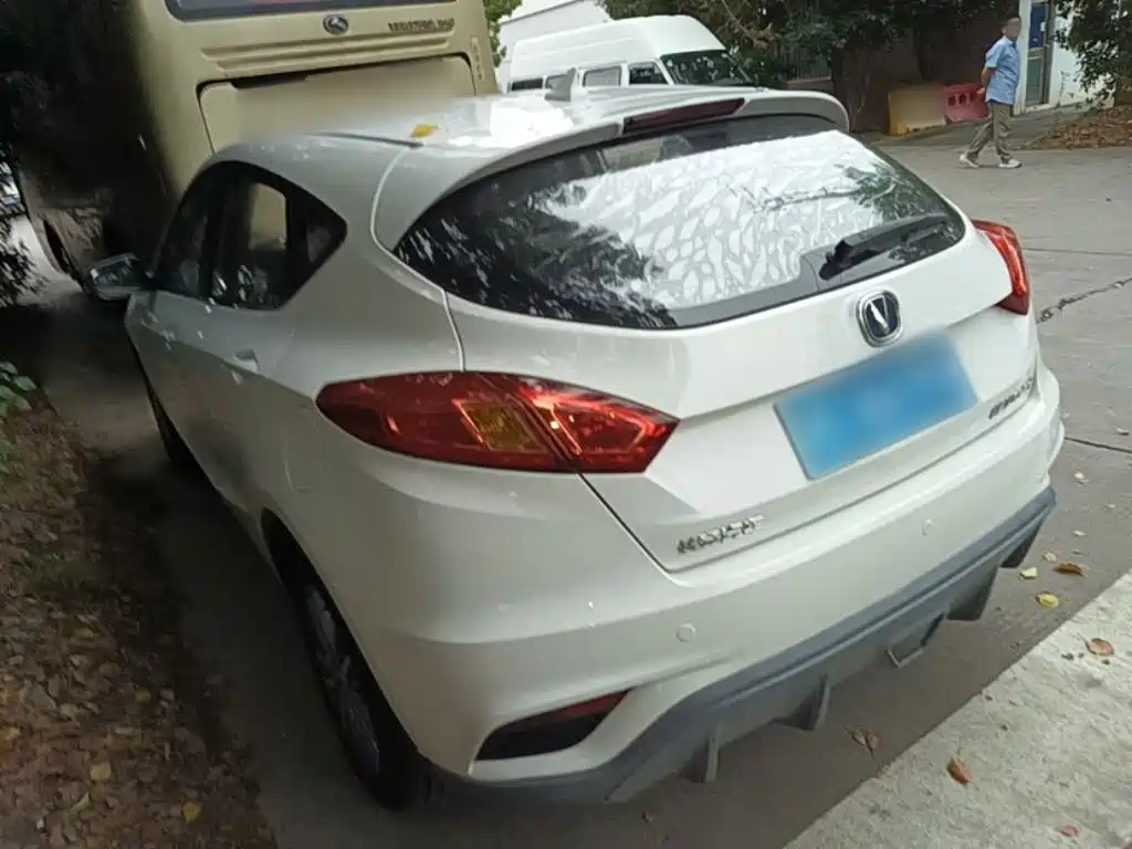 Changan Eado — миниатюра 5