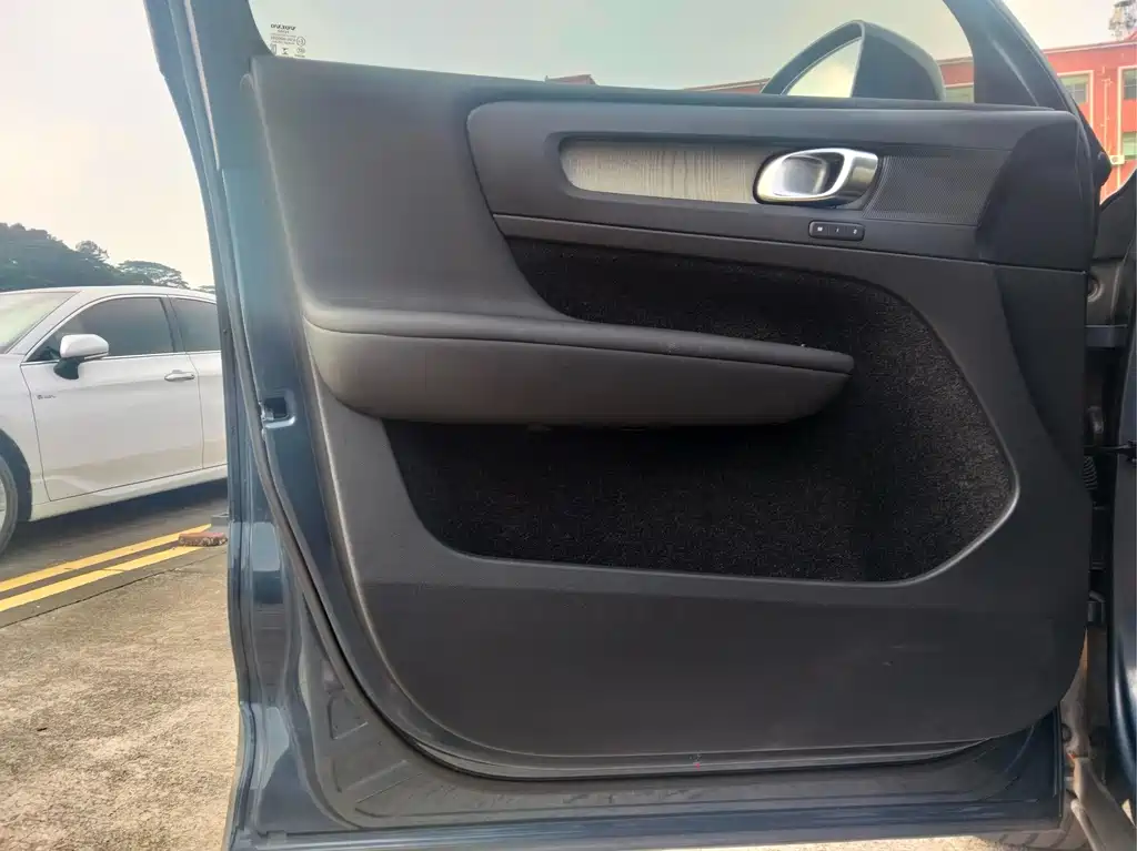 Volvo XC40 — миниатюра 16