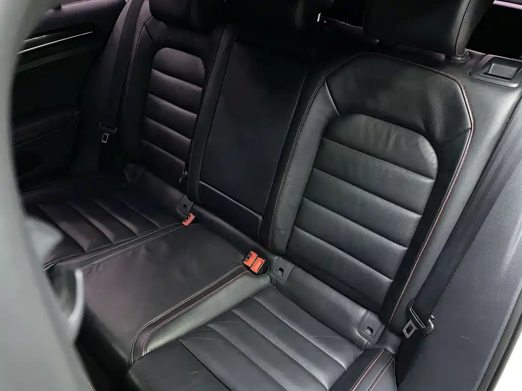 Volkswagen Golf GTI — миниатюра 6