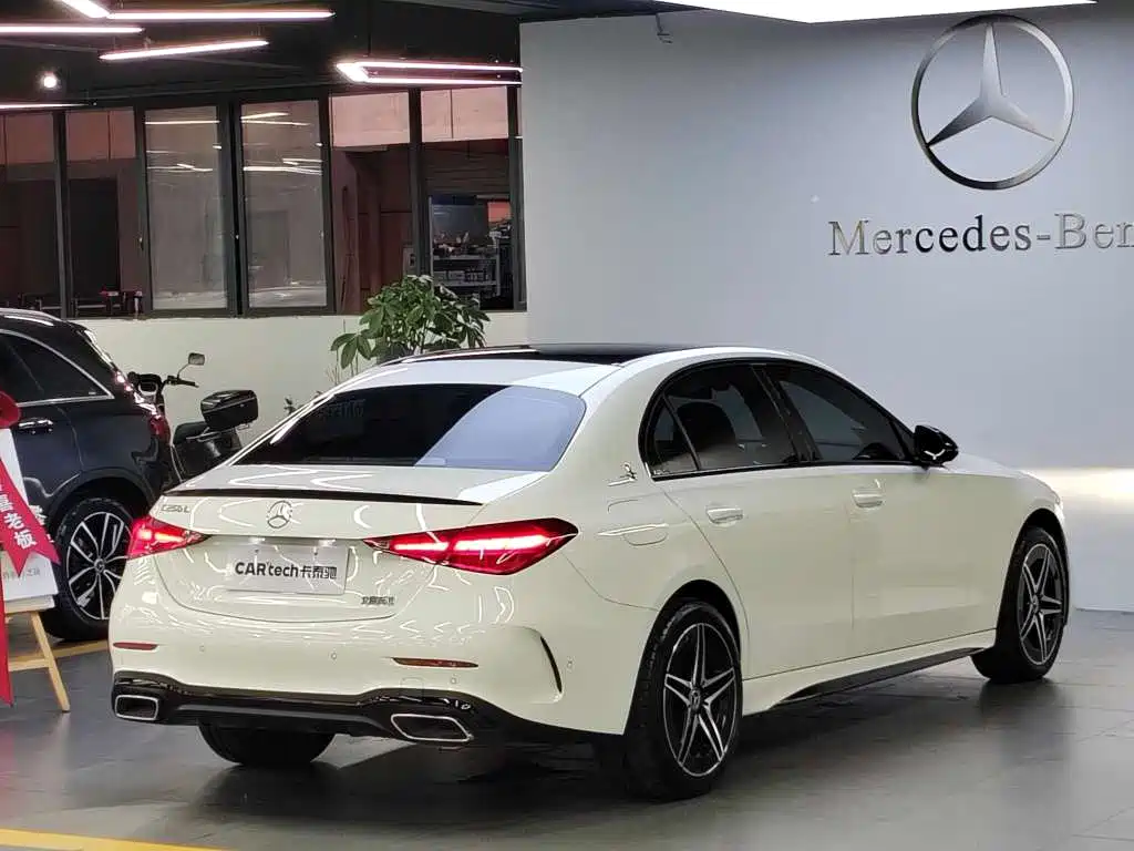 Mercedes-Benz C-Class — миниатюра 6