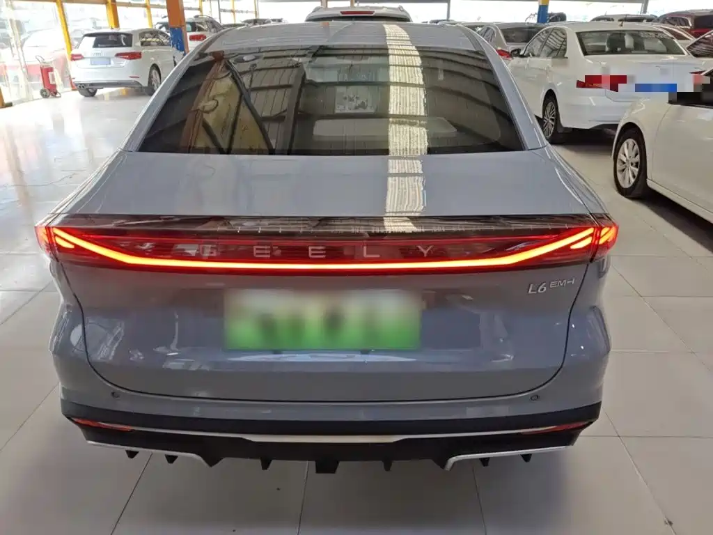 Geely Galaxy Galaxy L6 L6 2025 EM-i 140km