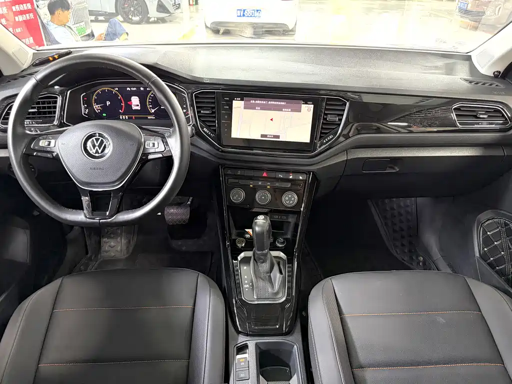 Volkswagen T-Roc 2022 280TSI DSG PLUS