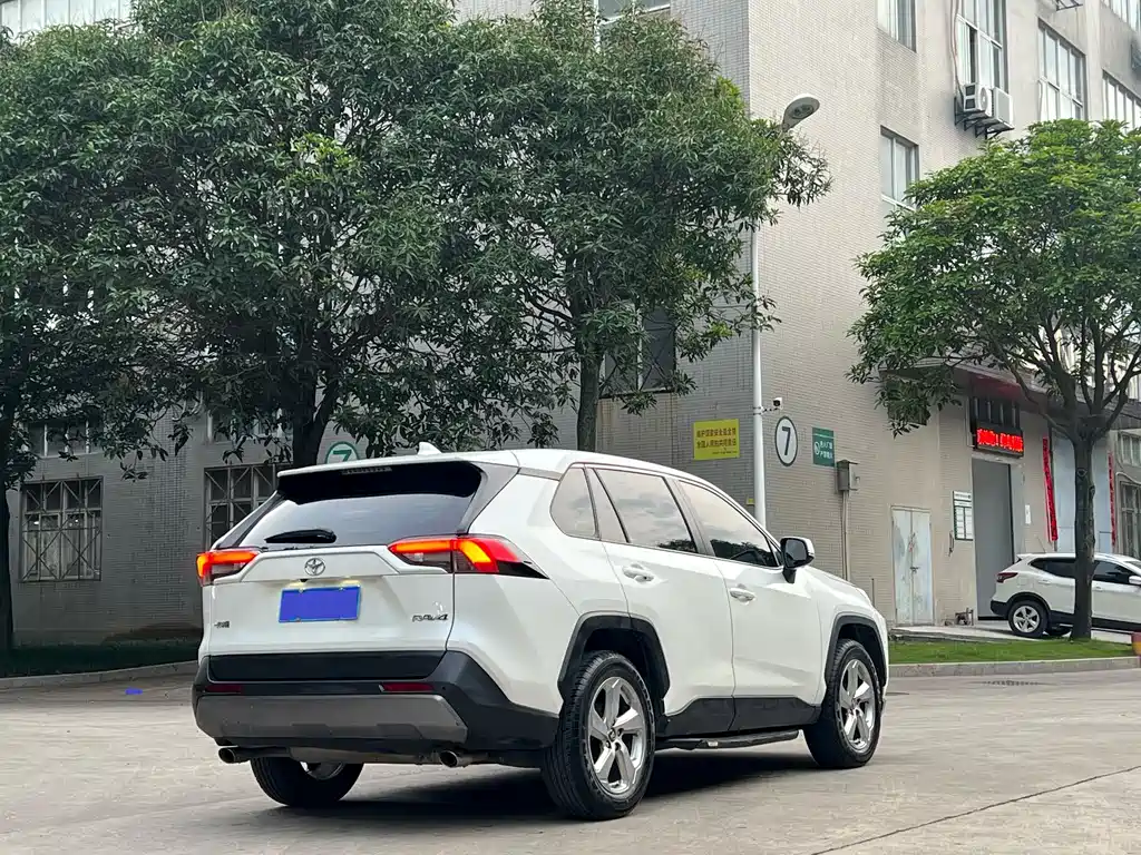 TOYOTA RAV4 RONGFANG