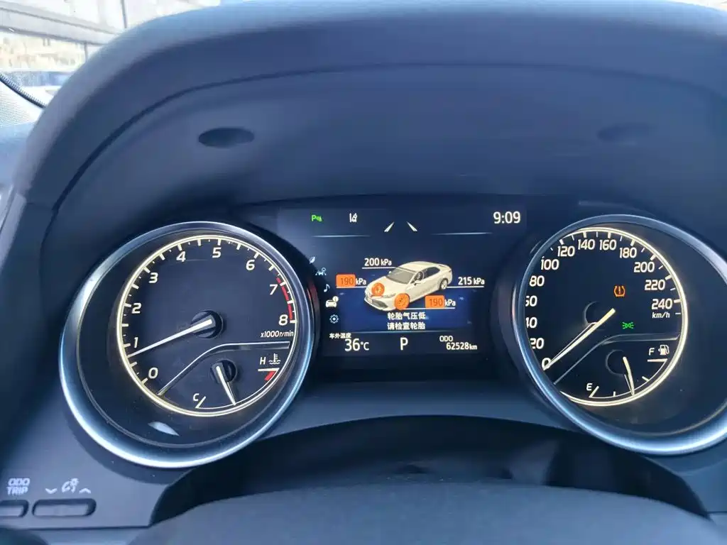 Toyota Camry — миниатюра 7