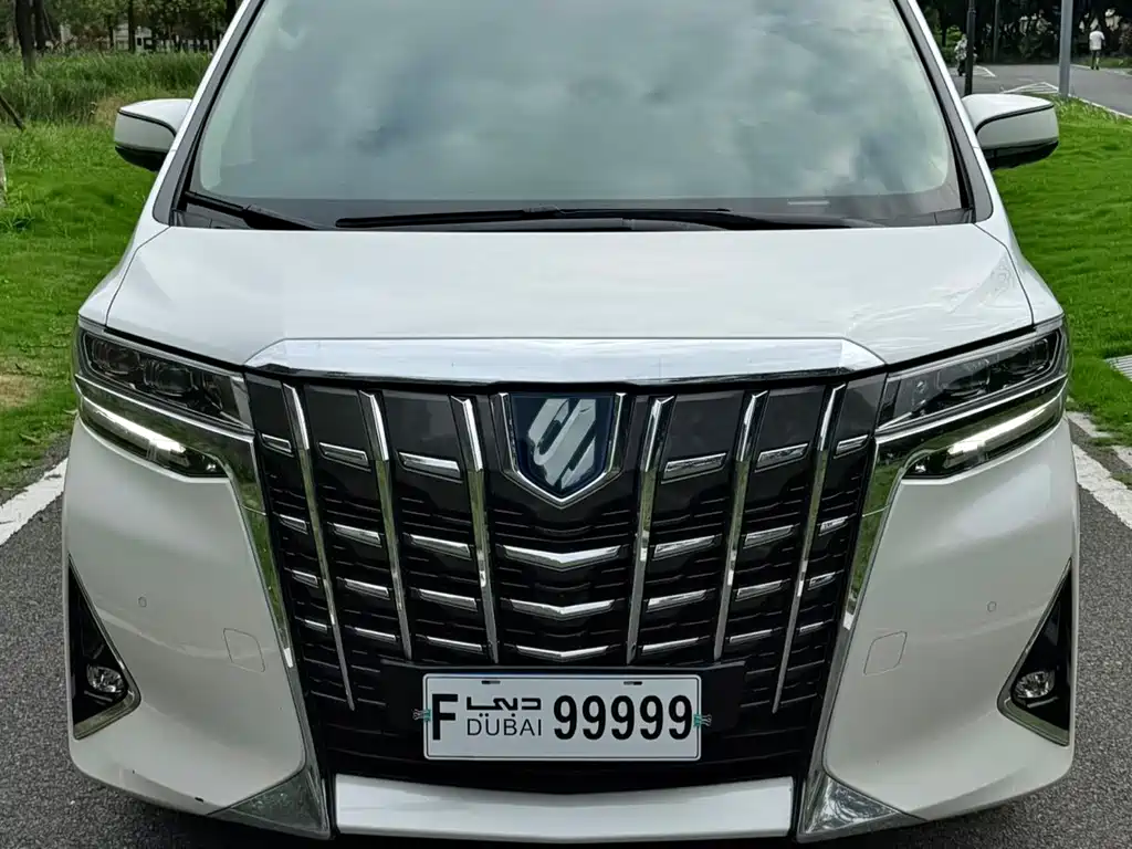 Toyota Alphard — миниатюра 2
