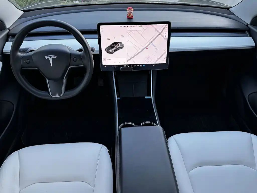 Tesla Model 3 — миниатюра 11