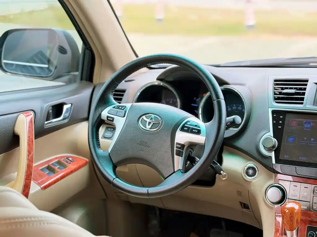 Toyota Highlander — миниатюра 10
