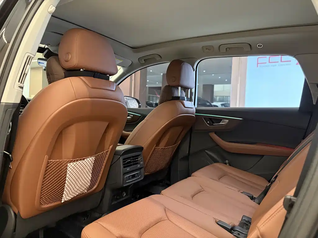 Audi Q7 — миниатюра 11