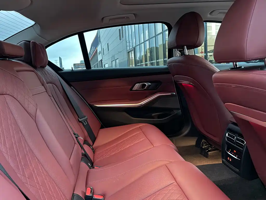 BMW 3 Series — миниатюра 13